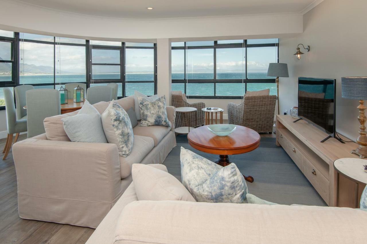 The Sun, Whales & Waves - Seafront Apartment Hermanus Luaran gambar